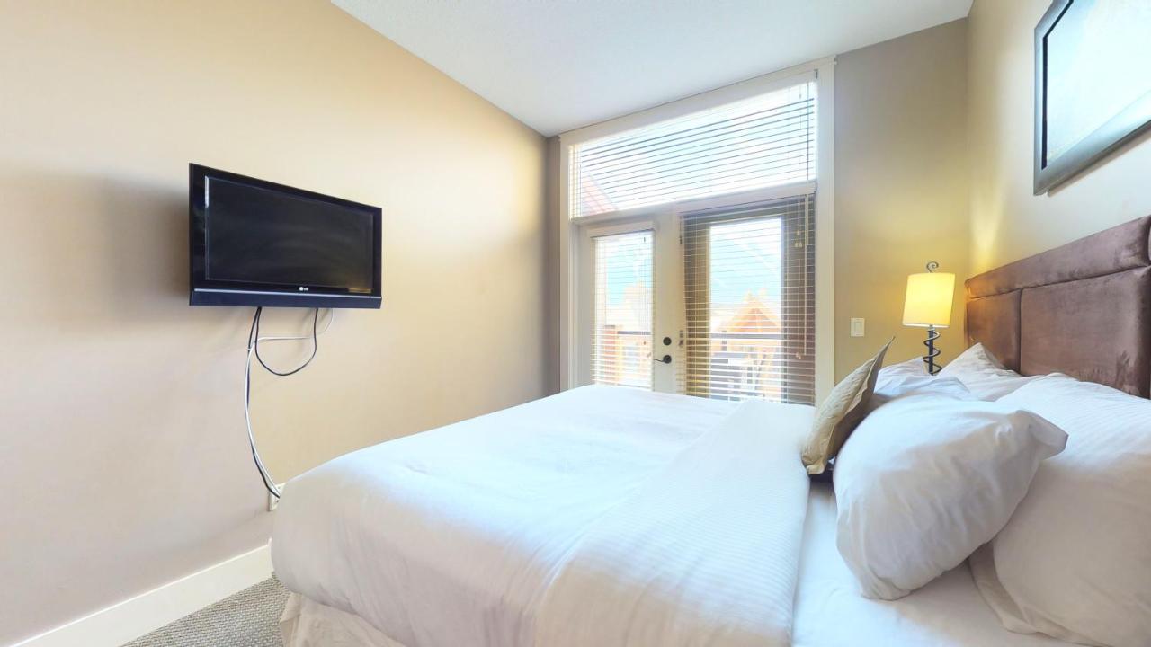 Spectacular Penthouse With Amazing Views, Indoor Pool And Hot Tub Hotel Canmore Ngoại thất bức ảnh