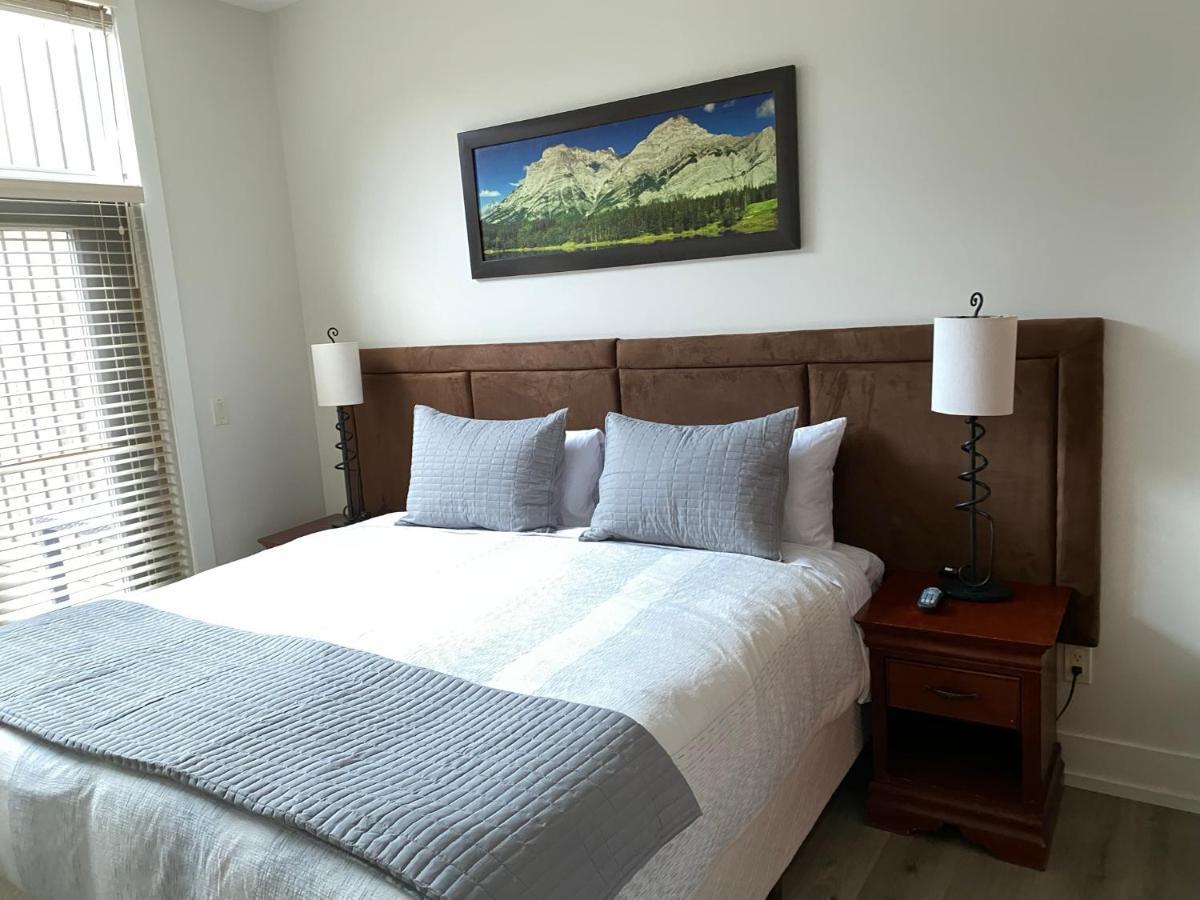Spectacular Penthouse With Amazing Views, Indoor Pool And Hot Tub Hotel Canmore Ngoại thất bức ảnh